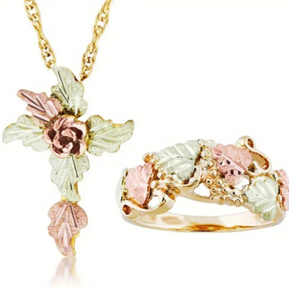 Jewelry - Elegant Leaf Design Necklace & Ring Jewelry Set